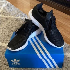 Adidas sneakers, Swift Run Core